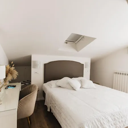 Mare E Collina Apartment *